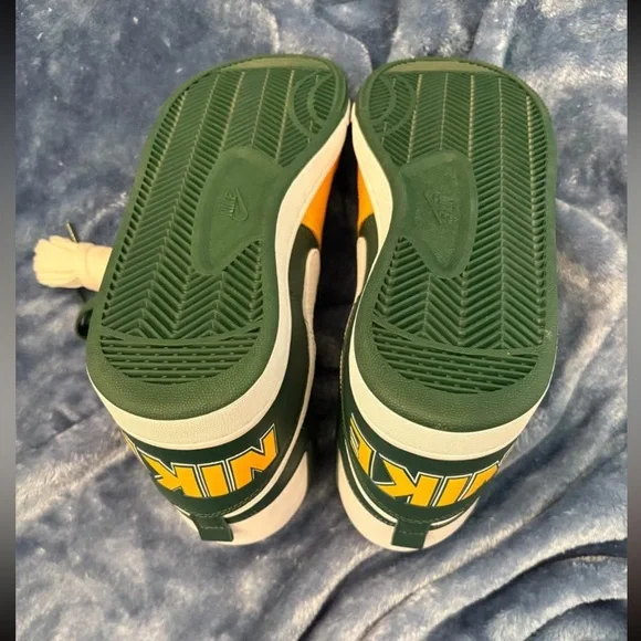 Nike Terminator Green and Yellow Supersonic Men’s Size 10 New with both laces - Picture 3 of 7